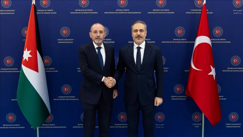 Fidan miniszter a palesztinai helyzetről tárgyalt al-Safedi jordán külügyminiszterrel